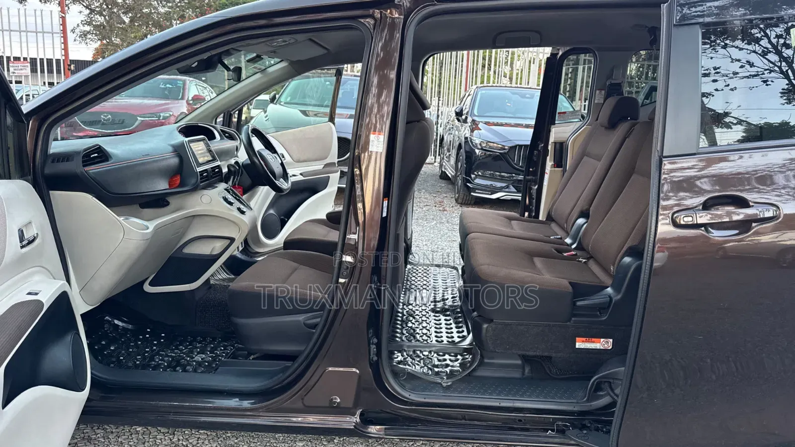 Toyota Sienta 2018 Brown