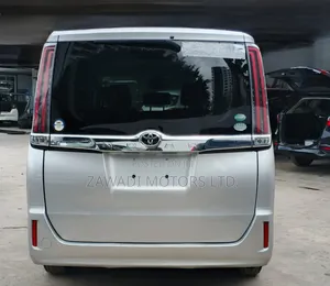 Toyota Noah 2.0 AWD (8 Seater) 2019 Silver