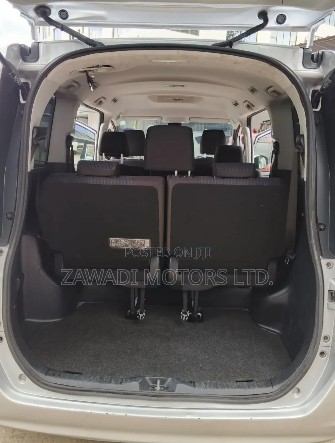 Toyota Noah 2.0 AWD (8 Seater) 2019 Silver