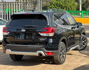 Subaru Forester Premium AWD 2019 Black