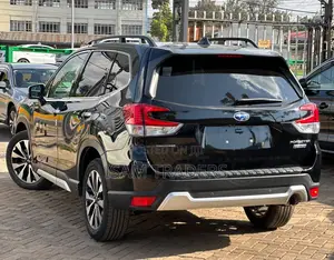 Subaru Forester Premium AWD 2019 Black