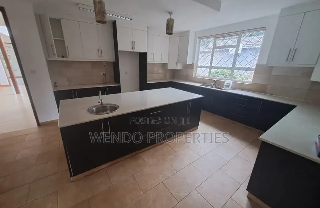 5bdrm Villa in Ngong CBD for rent