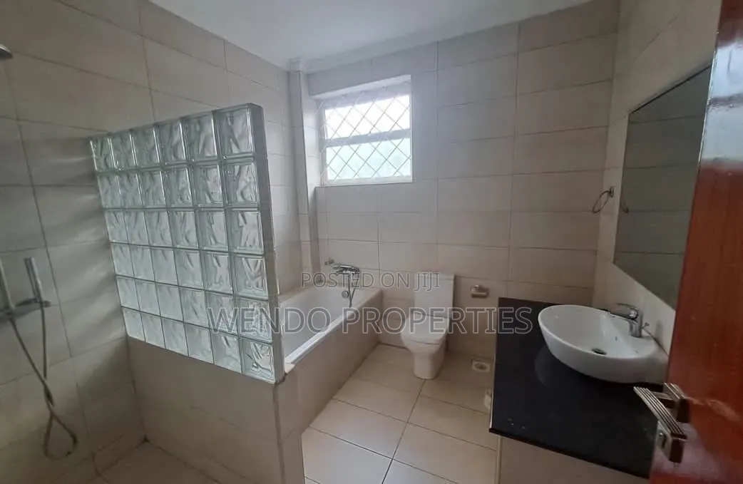 5bdrm Villa in Ngong CBD for rent