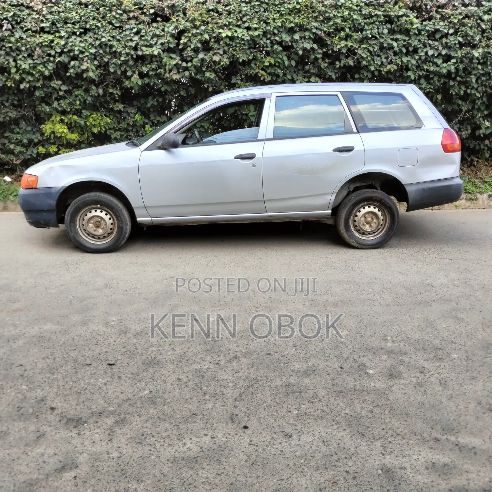 Nissan Advan 2003 Gray