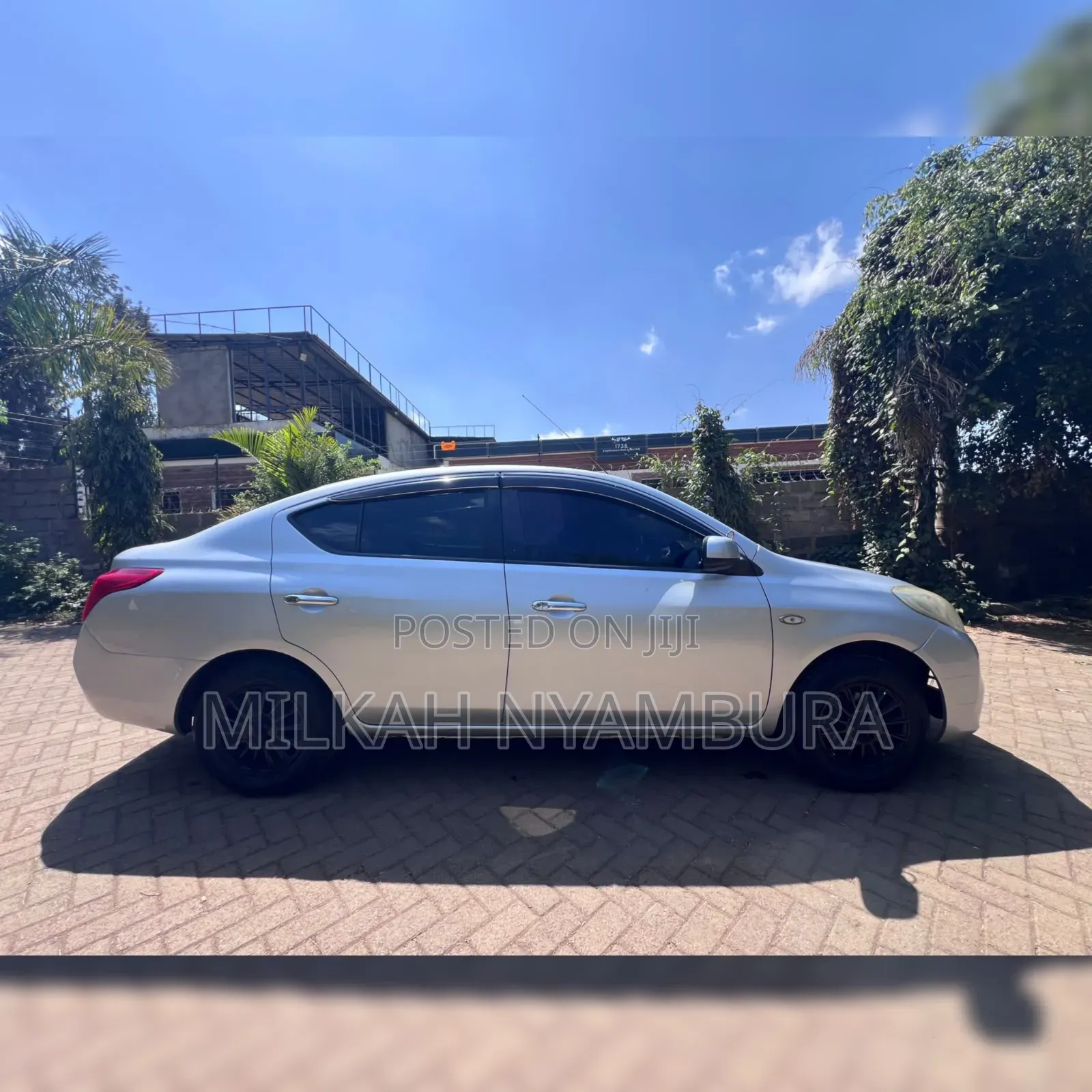 Nissan Tiida 2013 Silver