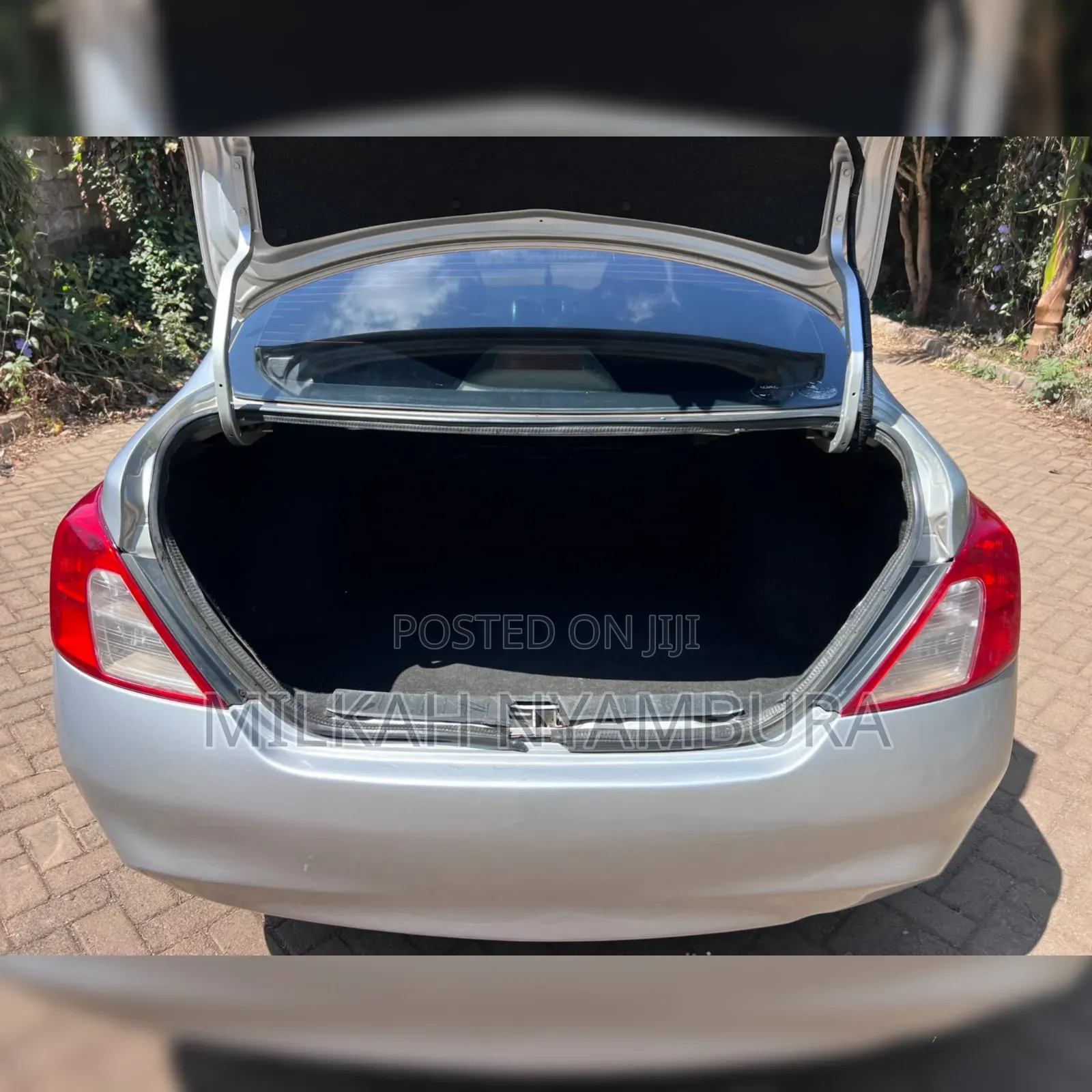 Nissan Tiida 2013 Silver