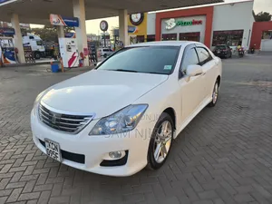 Toyota Crown 2010 Pearl