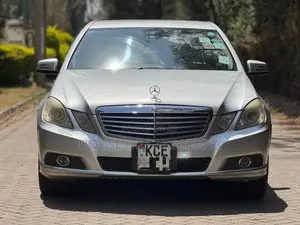 Mercedes-Benz E300 2010 Silver