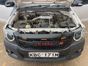 Toyota Hilux 2008 White