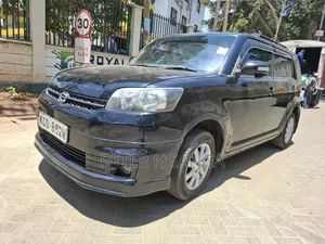 Toyota Corolla Rumion Hatchback 1.5 FWD 2011 Black