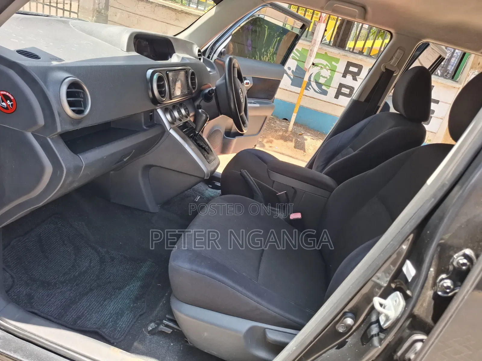 Toyota Corolla Rumion Hatchback 1.5 FWD 2011 Black