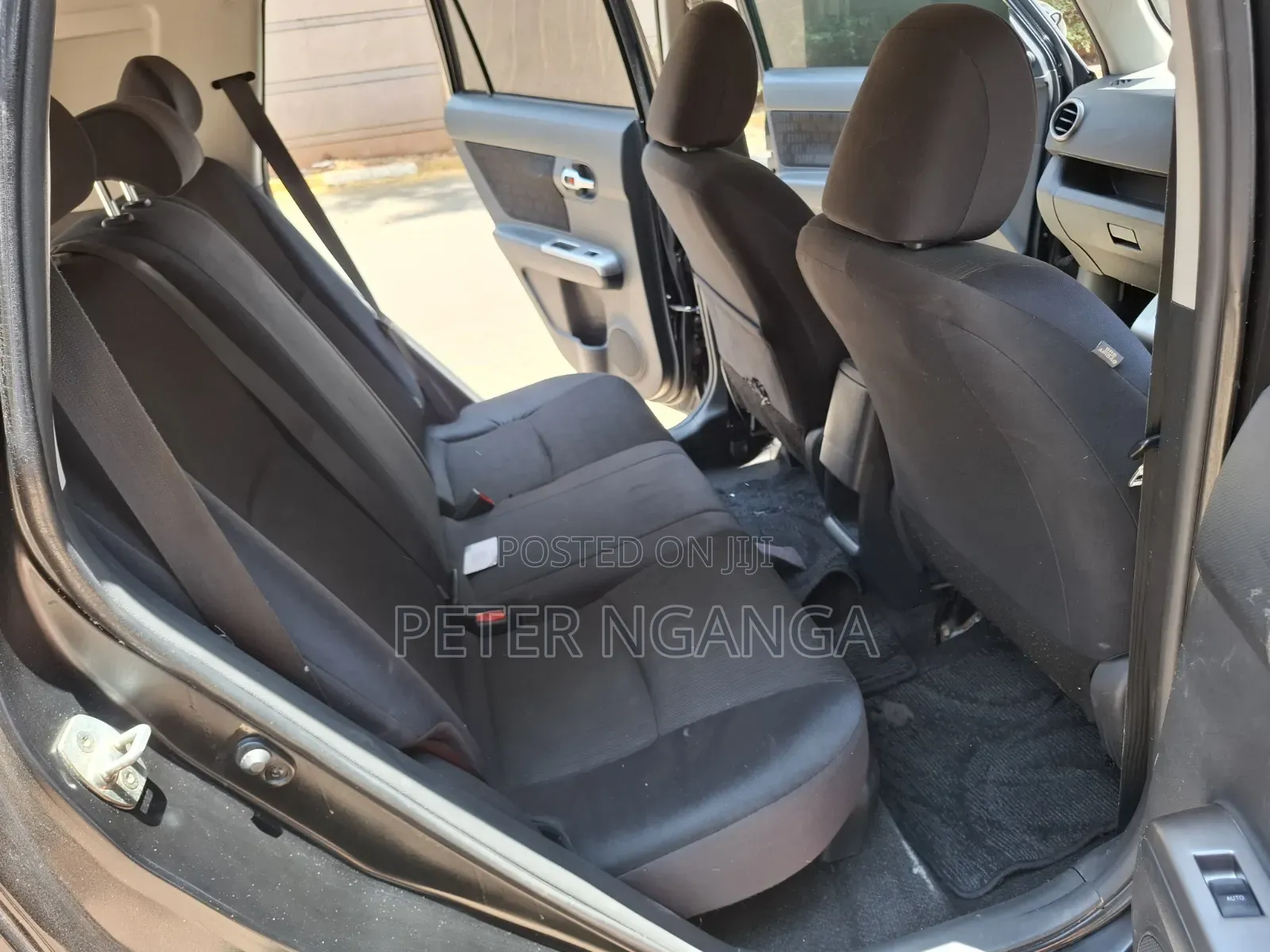 Toyota Corolla Rumion Hatchback 1.5 FWD 2011 Black
