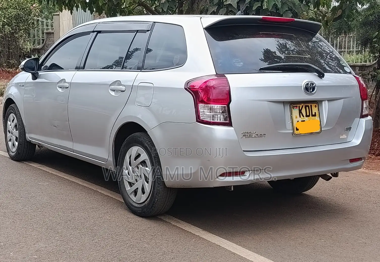 Toyota Corolla Fielder 2013 Silver