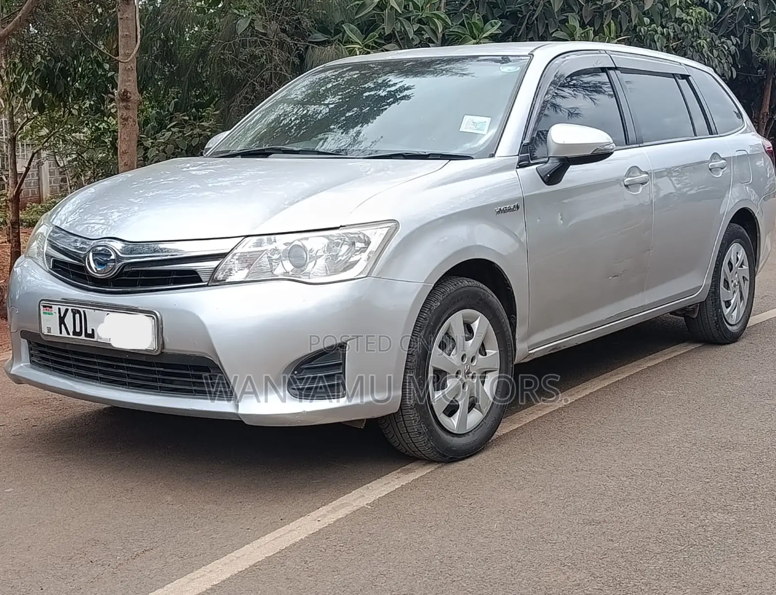 Toyota Corolla Fielder 2013 Silver