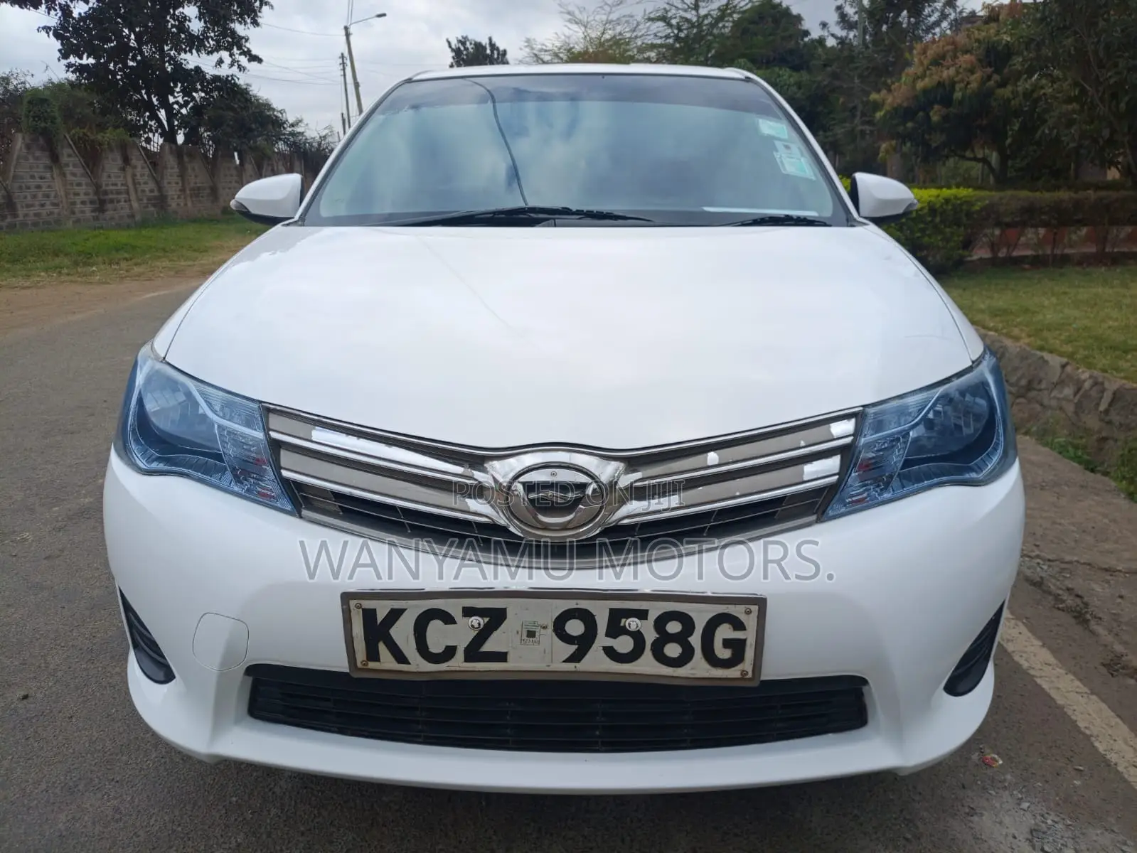Toyota Axio 2013