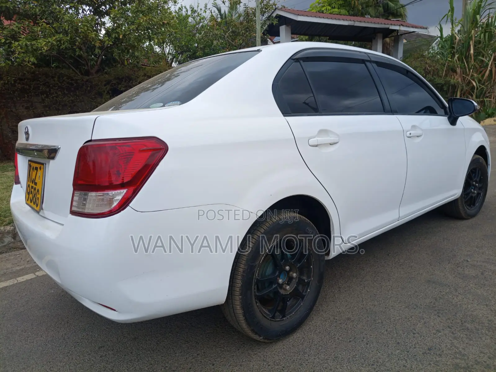 Toyota Axio 2013