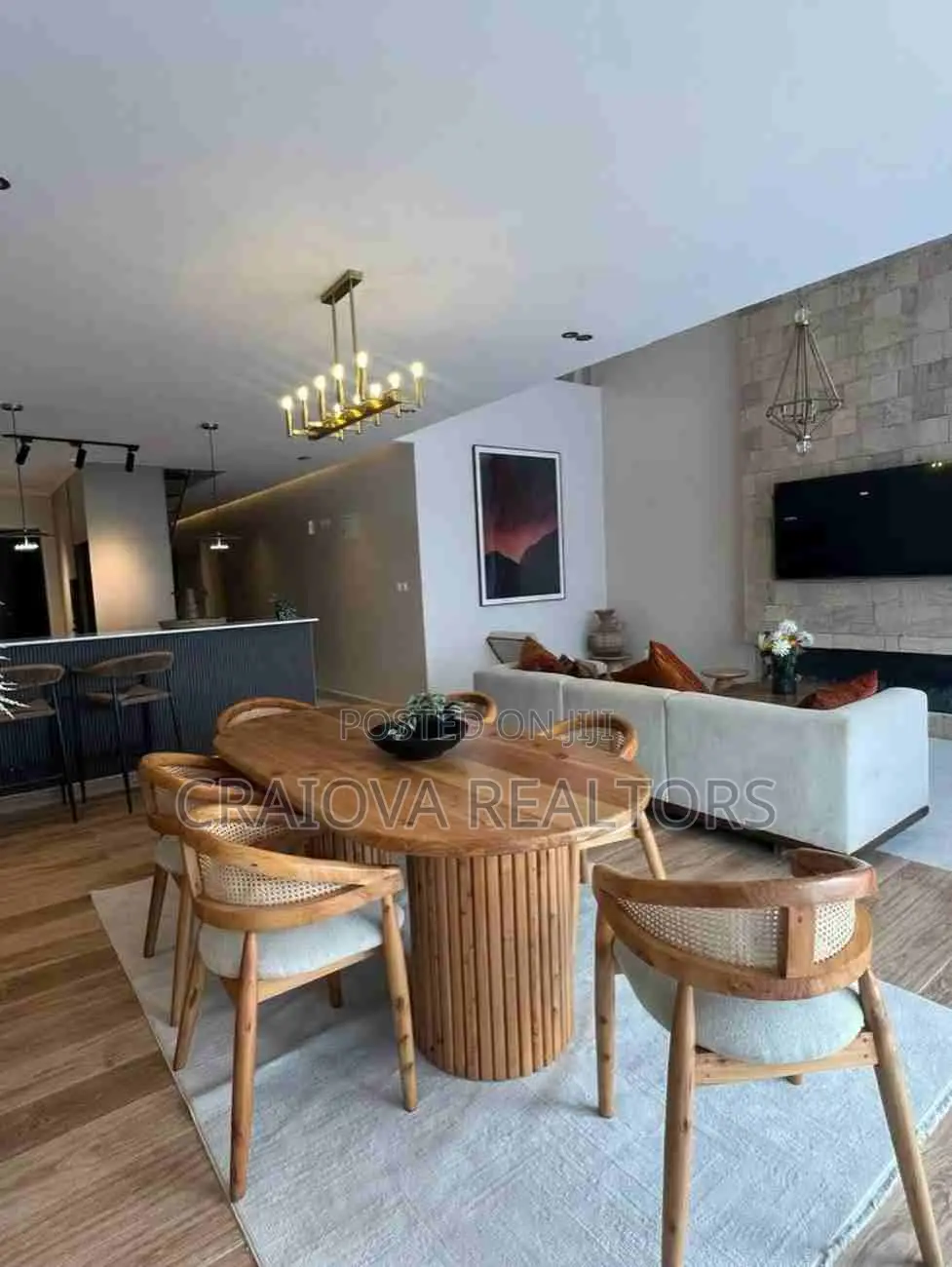 3bdrm Duplex in Hotel 67 Area for sale