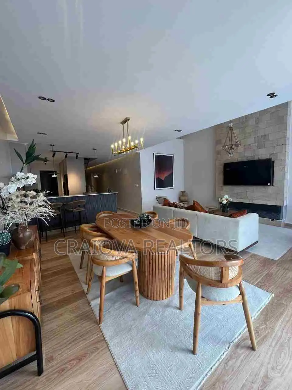 3bdrm Duplex in Hotel 67 Area for sale
