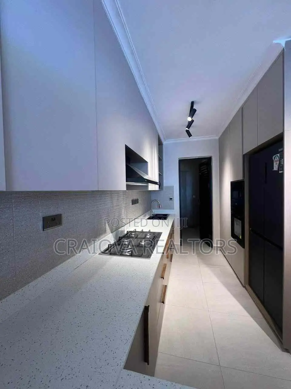 3bdrm Duplex in Hotel 67 Area for sale