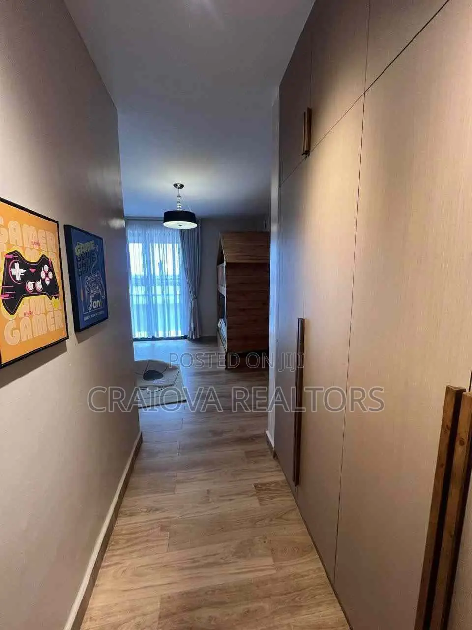 3bdrm Duplex in Hotel 67 Area for sale