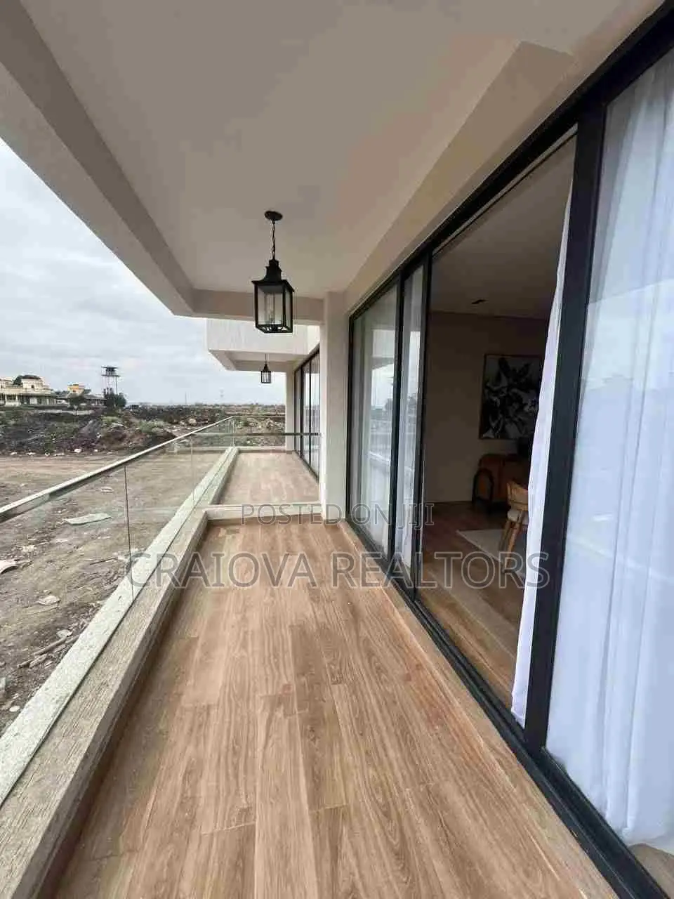 3bdrm Duplex in Hotel 67 Area for sale