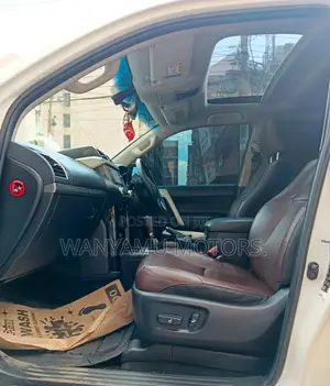 Toyota Land Cruiser Prado 2017 White