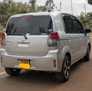 Toyota Spade 2018 Silver