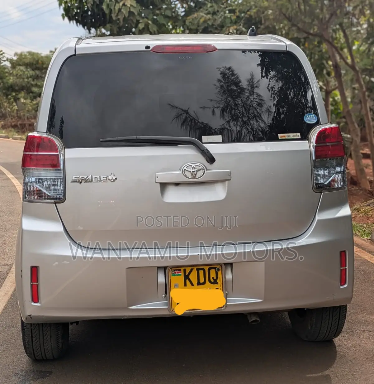 Toyota Spade 2018 Silver