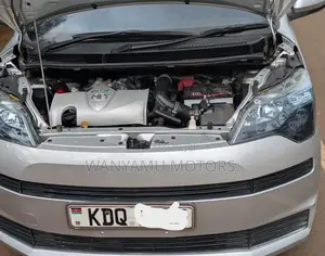Toyota Spade 2018 Silver