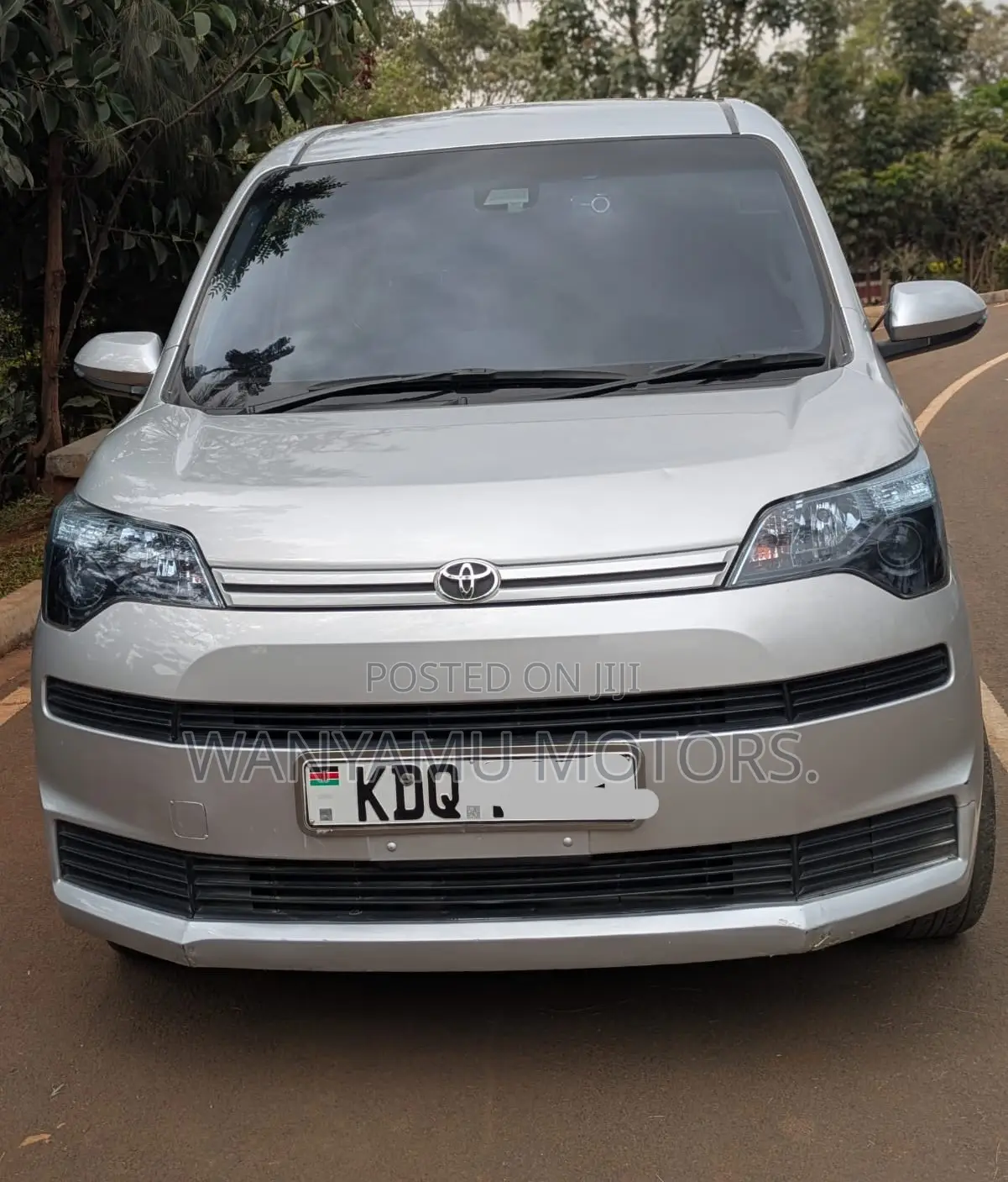 Toyota Spade 2018 Silver