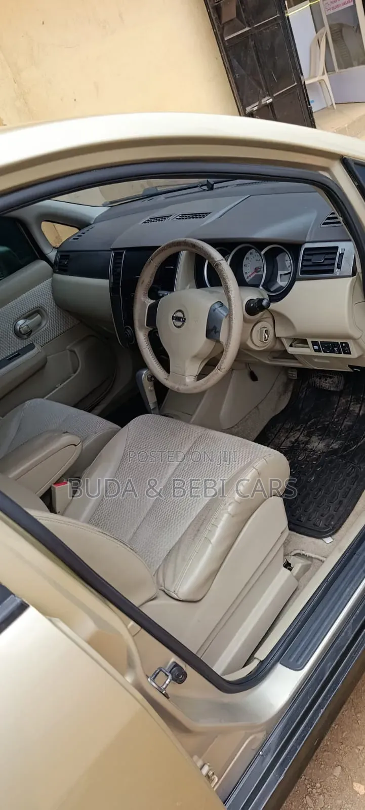 Nissan Tiida 2012 Beige