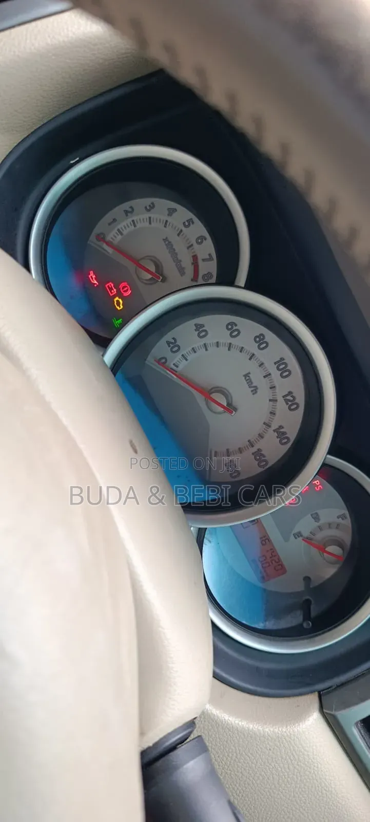 Nissan Tiida 2012 Beige