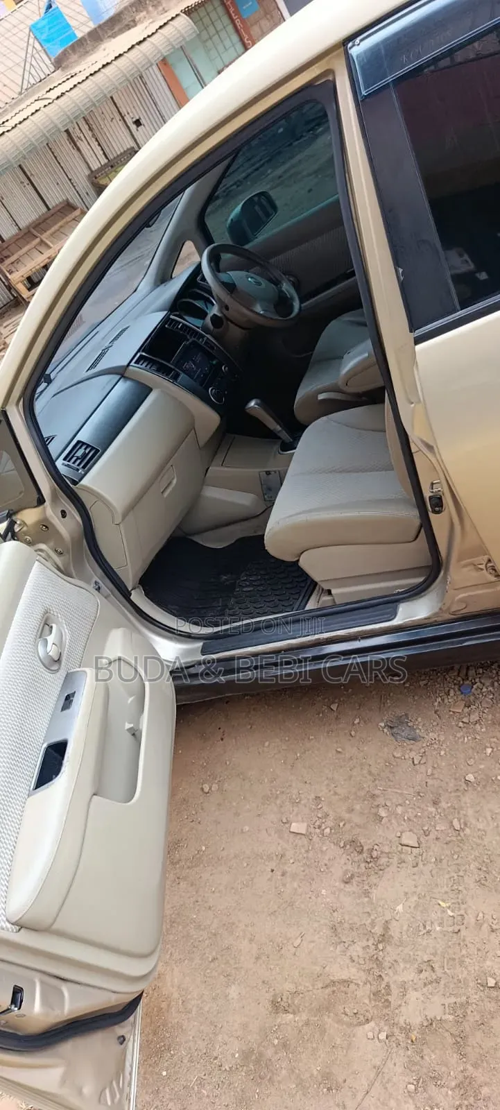 Nissan Tiida 2012 Beige