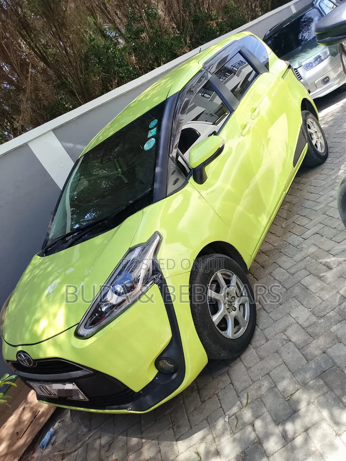 Toyota Ractis 2016 Green