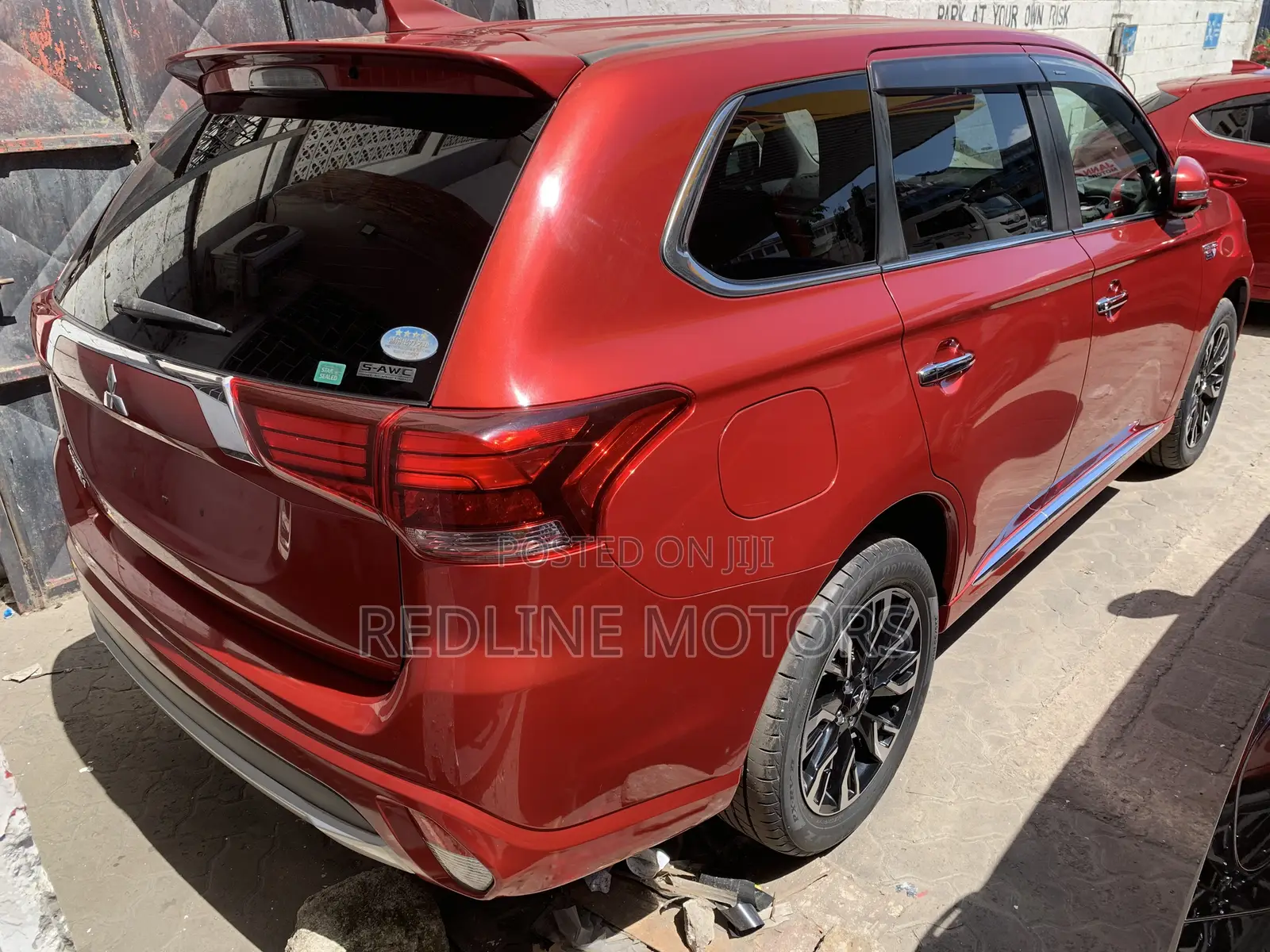 Mitsubishi Outlander 2.4 PHEV AWD 2019 Red