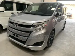 Toyota Noah 2.0 AWD (7 Seater) 2019 Ivory