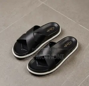 Clarks Black Crossover Strap Slide Sanda