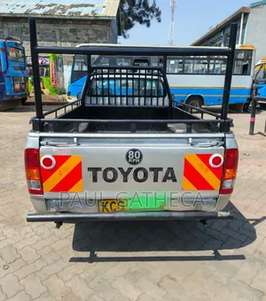 Toyota Hilux 2009 Gray