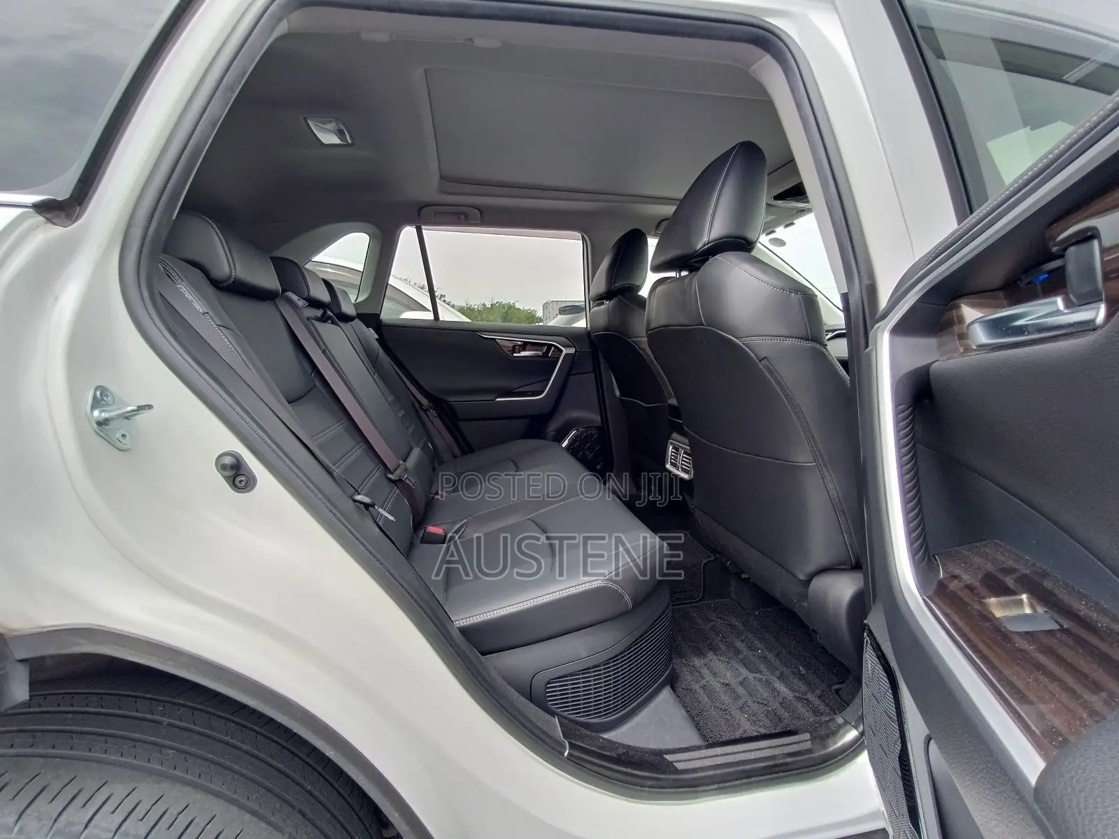 Toyota RAV4 Adventure AWD 2020 White