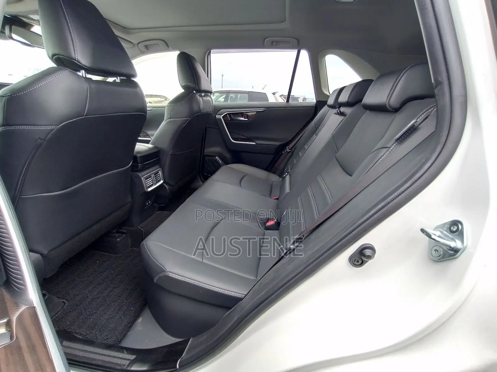 Toyota RAV4 Adventure AWD 2020 White