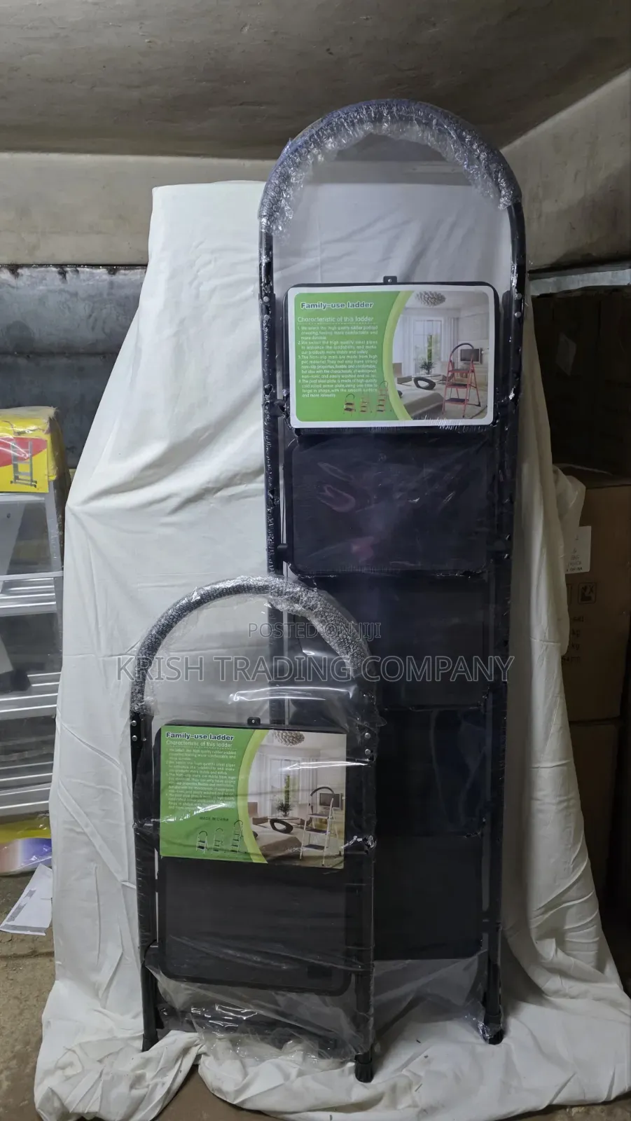 23813b Black 5-Step Ladder