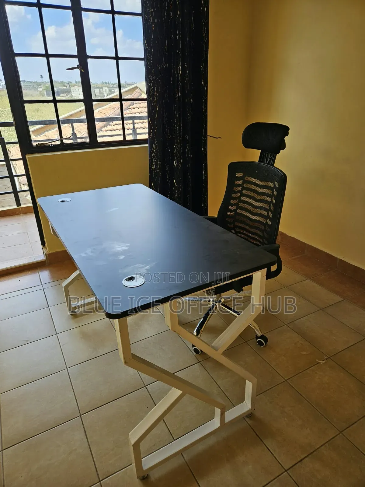 Modern Office ExecutiveTable – Black White