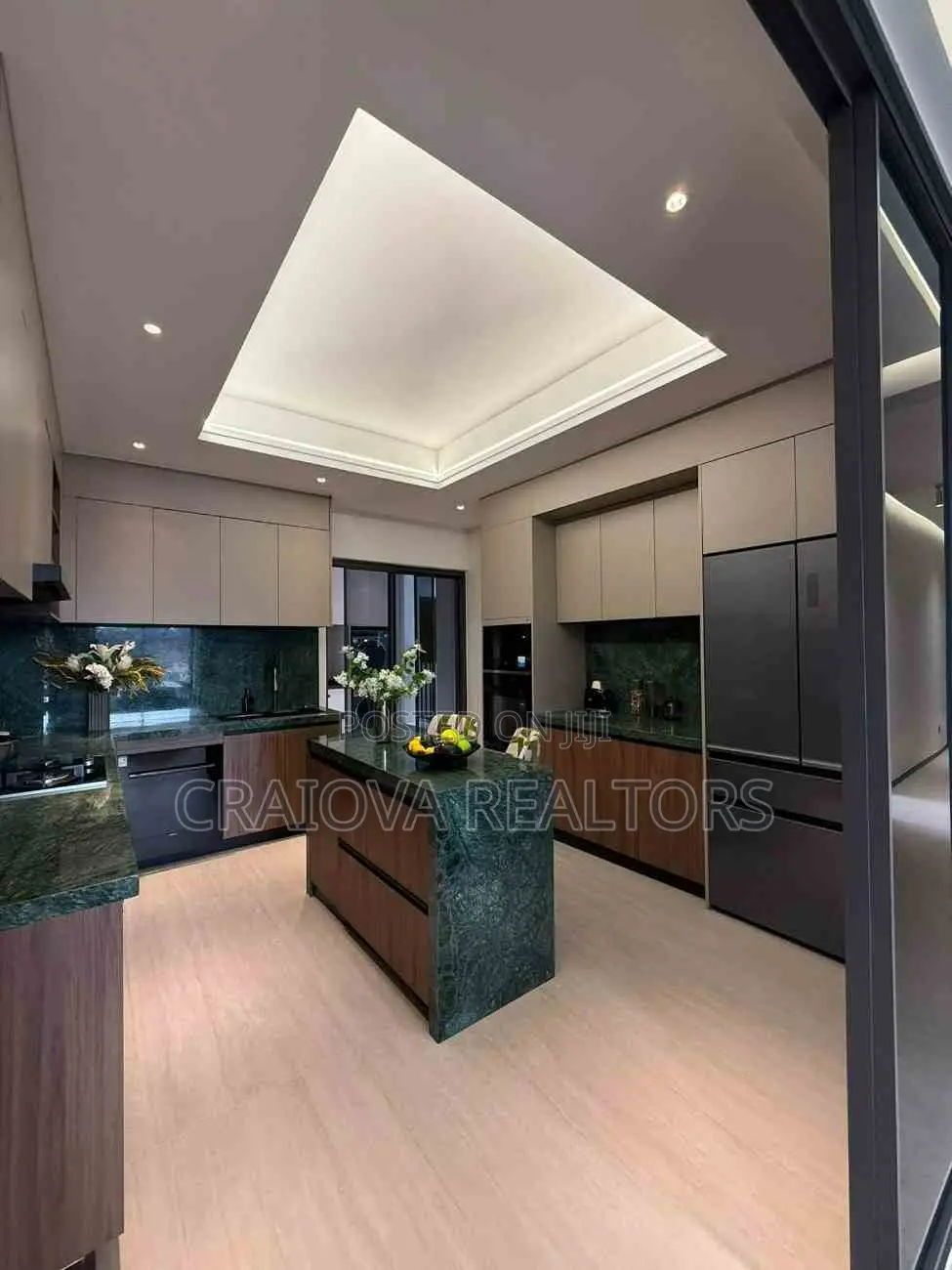 5bdrm Apartment in Spring Valley for sale