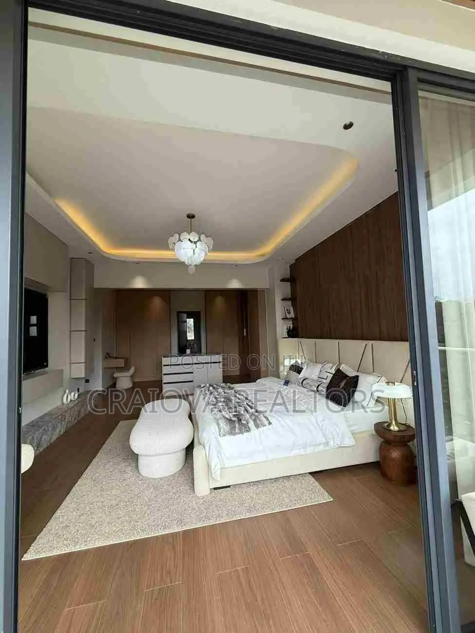 5bdrm Apartment in Spring Valley for sale