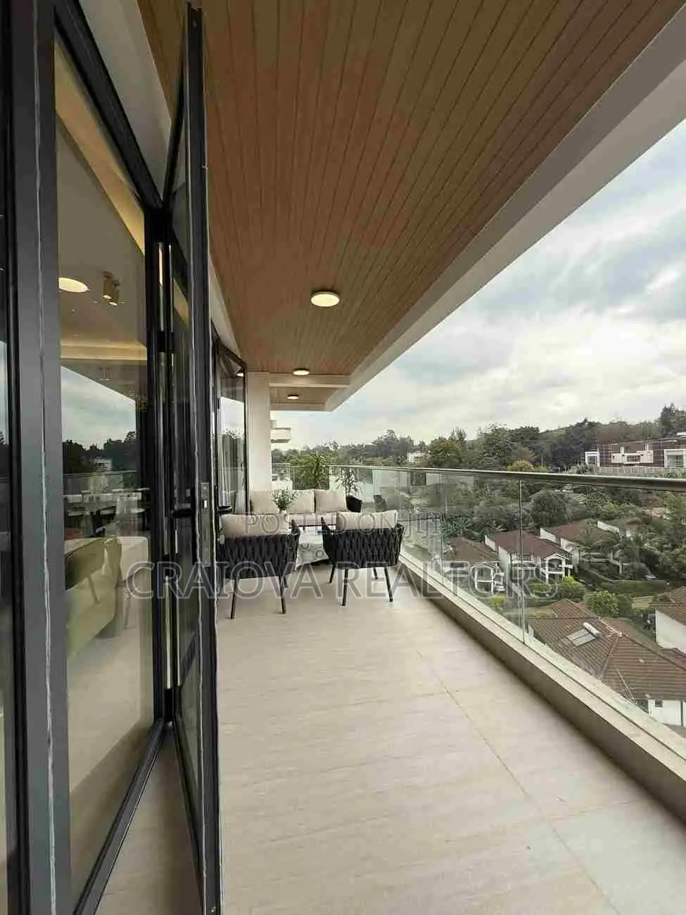 5bdrm Apartment in Spring Valley for sale