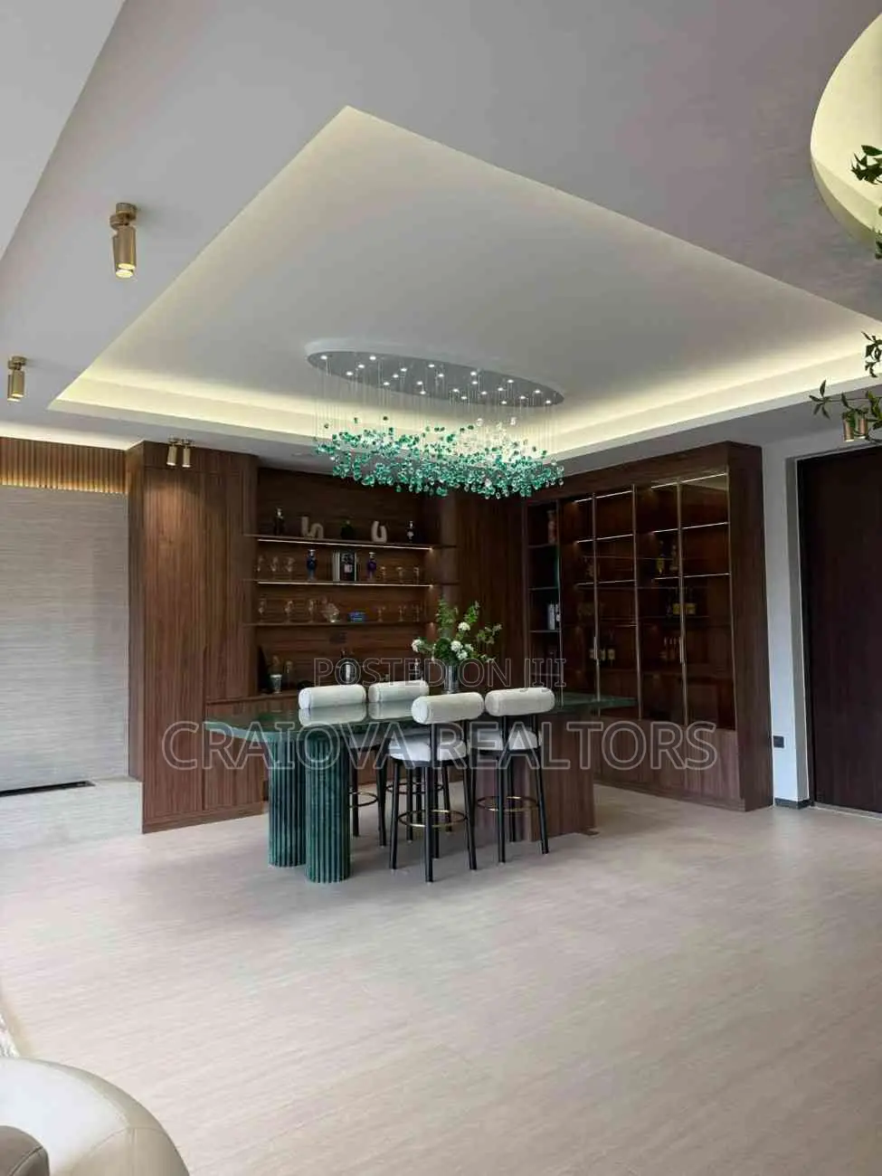5bdrm Apartment in Spring Valley for sale