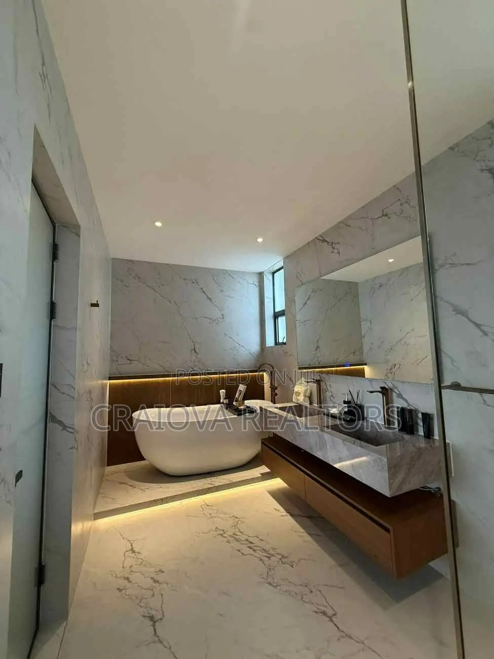 5bdrm Apartment in Spring Valley for sale