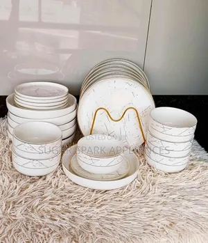Elegant Mable Dinner Set