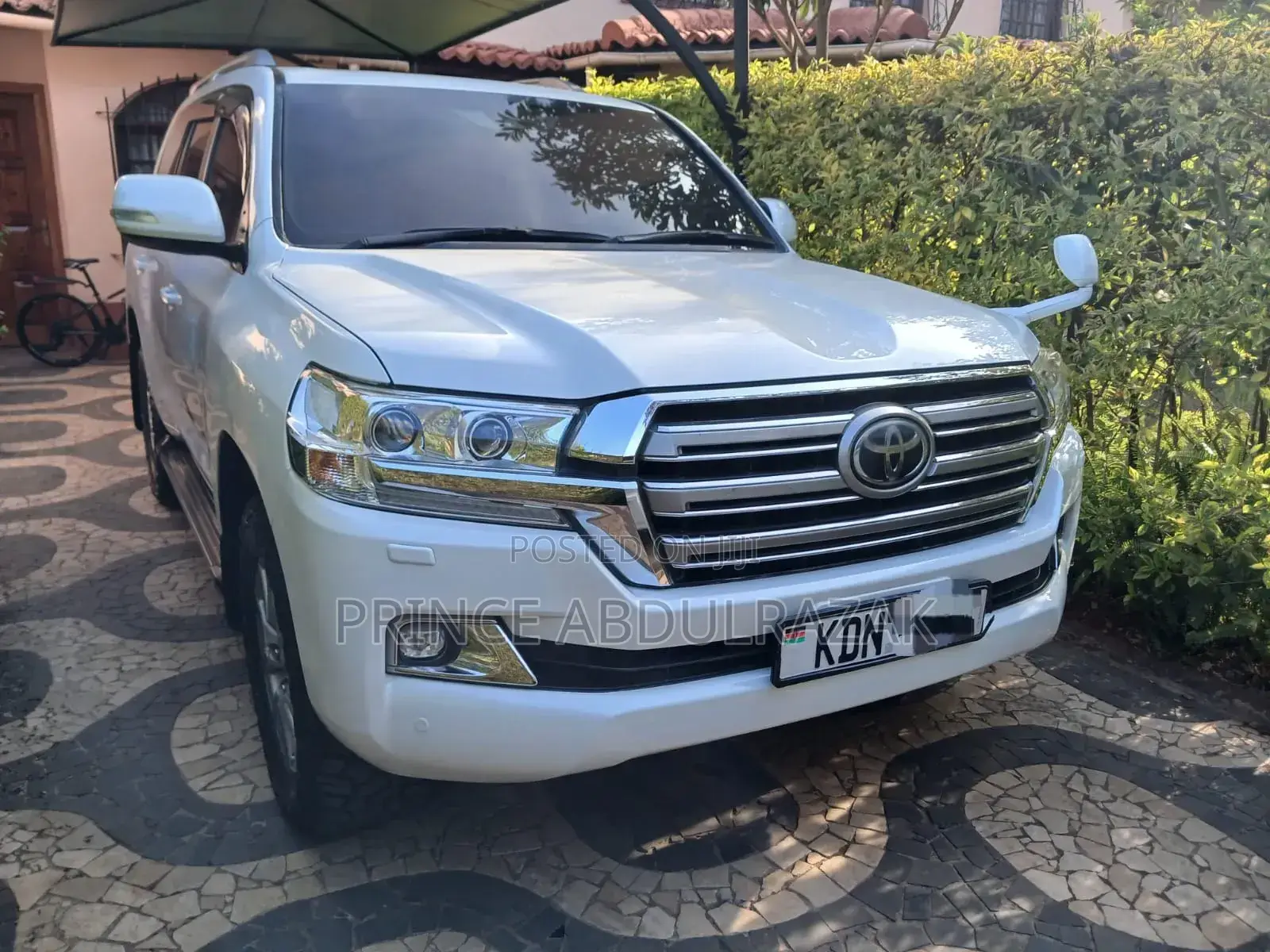 Toyota Land Cruiser 4.6 V8 AX G Selection 2016 White