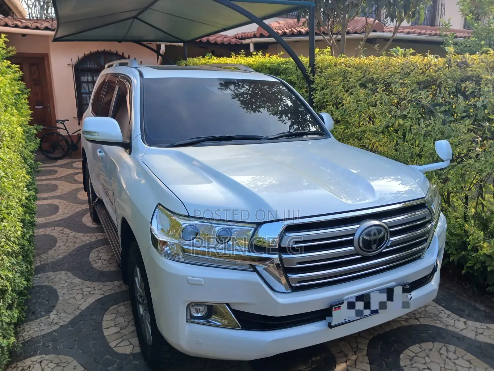 Toyota Land Cruiser 4.6 V8 AX G Selection 2016 White